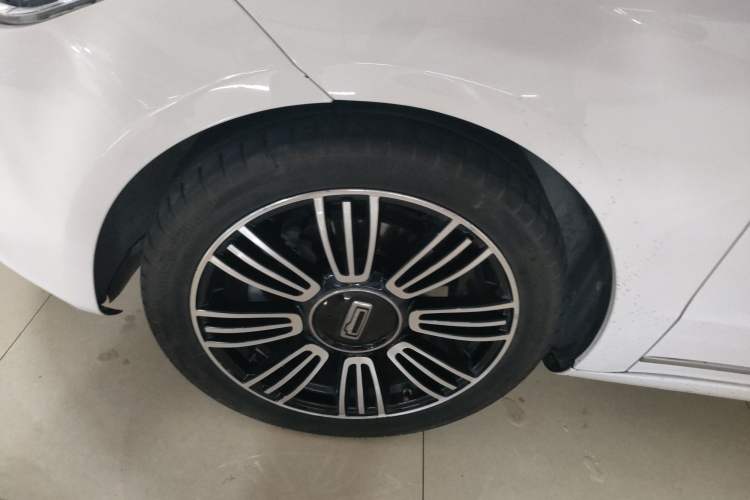 Used Qoros 3 2014 Sedan 1.6L Automatic Zhiyue Model