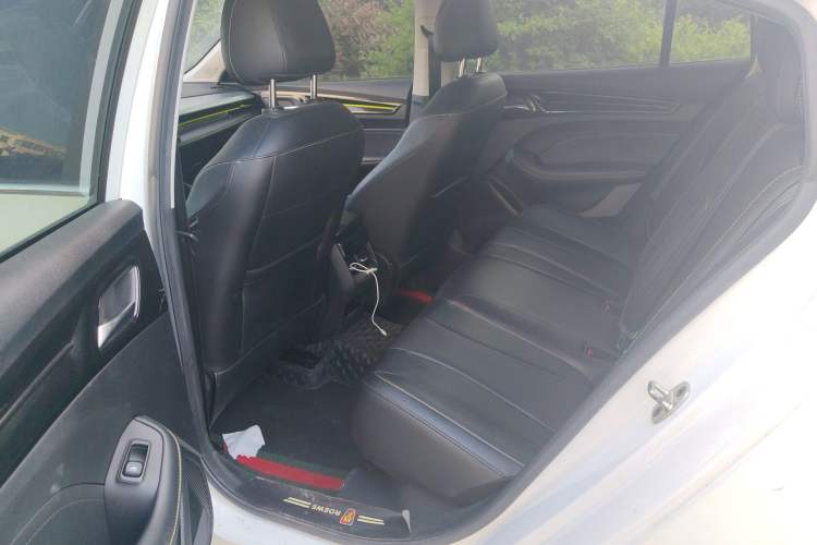 Used Roewe i5 2021 1.5L CVT Diamond Edition Left Rear Seat