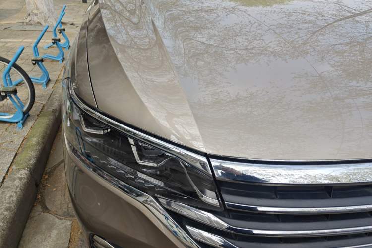 Used Volkswagen Viloran 2020 330TSI Luxury Edition Right Front Headlight