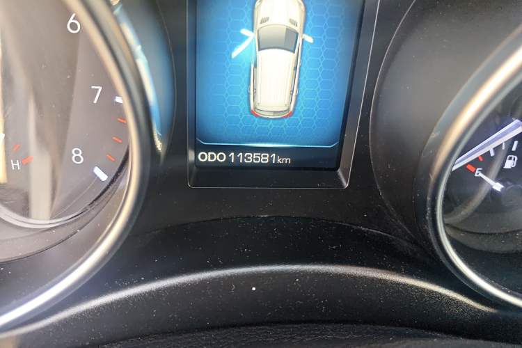 Used Haval H9 2016 2.0T Four-Wheel Drive Luxury 7-Seater Odometer Close Up