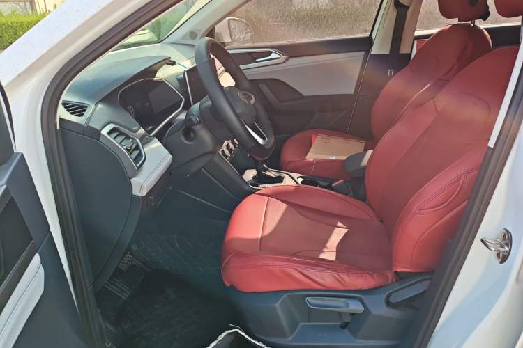 Used Volkswagen Tharu 2023 300TSI Two-Wheel-Drive Crescent Edition
