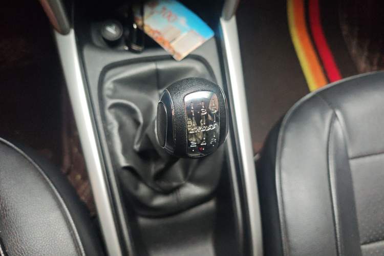 Used Citroen C3-XR 2015 1.6L Manual Fashion Edition Gear Lever