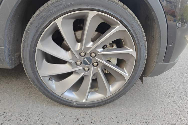 Used Lincoln Nautilus 2021 2.7T Four-Wheel Drive Prestige Edition Right Front Wheel Hub