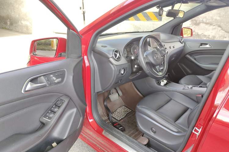 Used Mercedes-Benz B-Class 2015 B 200 Fashion Model