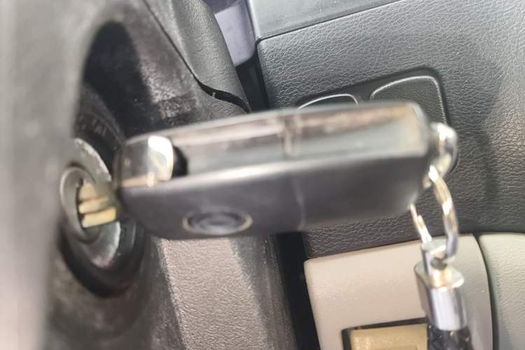 Used FORTHING Lingzhi 2015 M3 1.6L 7-Seater Standard Model Vehicle Key