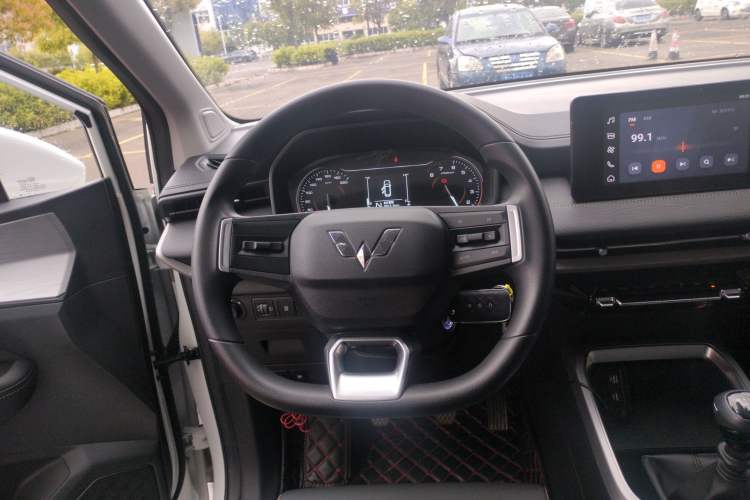 Used Wuling Jiachen 2022 1.5T Manual Comfort & Dynamic Version
