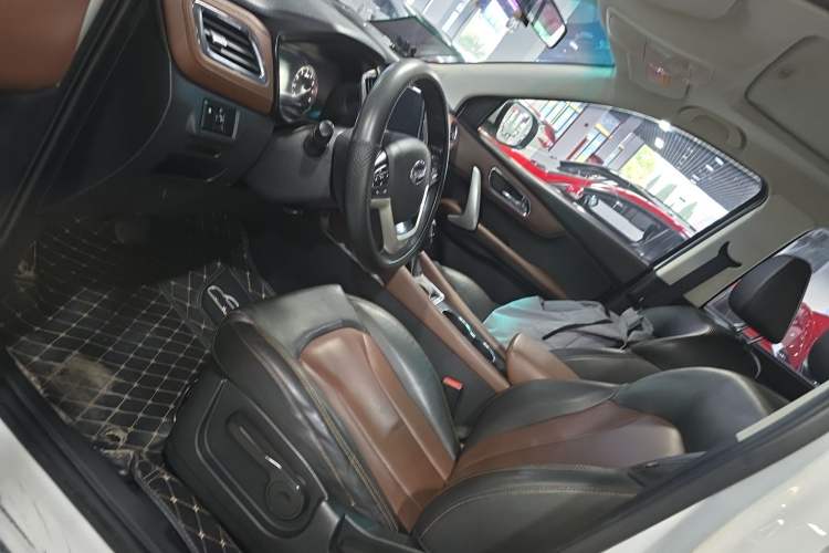 Used SWM X7 2019 1.5T automatic Comfort version 7 seats Left Front Seat