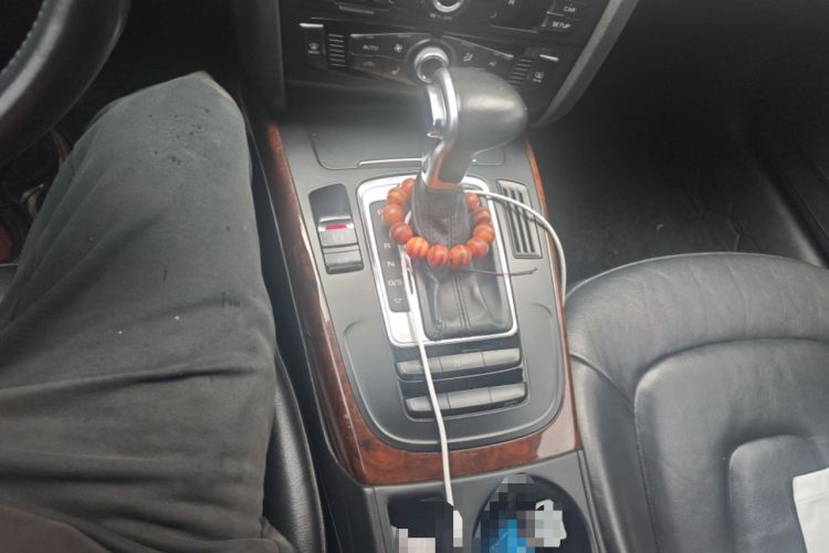 Used Audi A4L 2013 35 TFSI Automatic Comfort Model Gear Lever