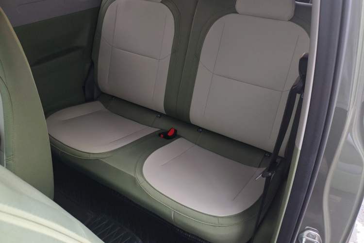 Used Geely Galaxy Panda 2025 210km Panda Rider Left Rear Seat