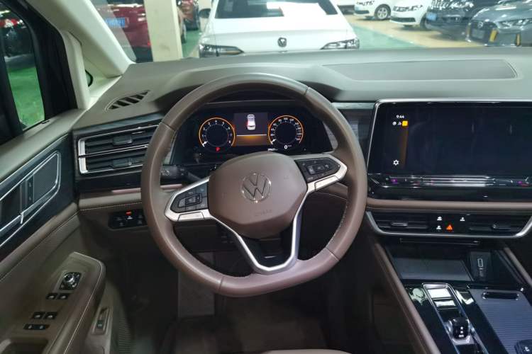 Used Volkswagen Viloran 2023 Revised Version 380TSI Luxury Edition Steering Wheel
