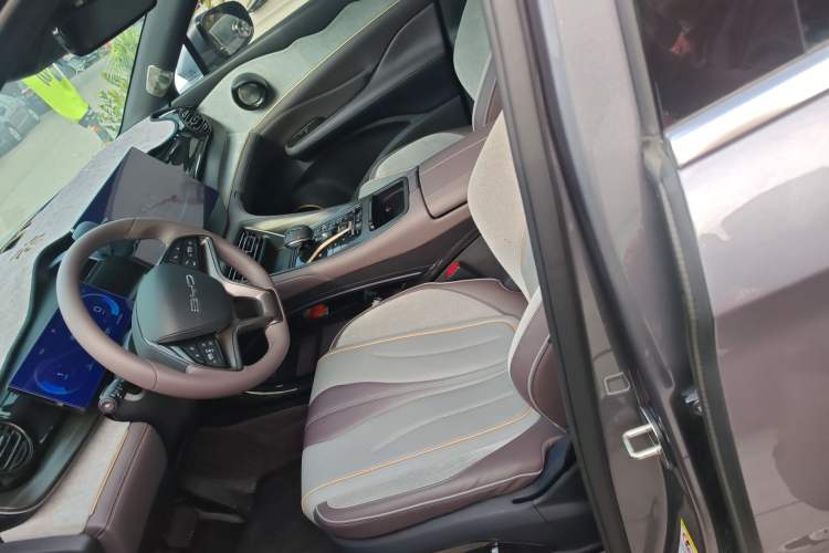 Used BYD Frigate 07 2023 DM-p 175 km Four-Wheel Drive Flagship Model
