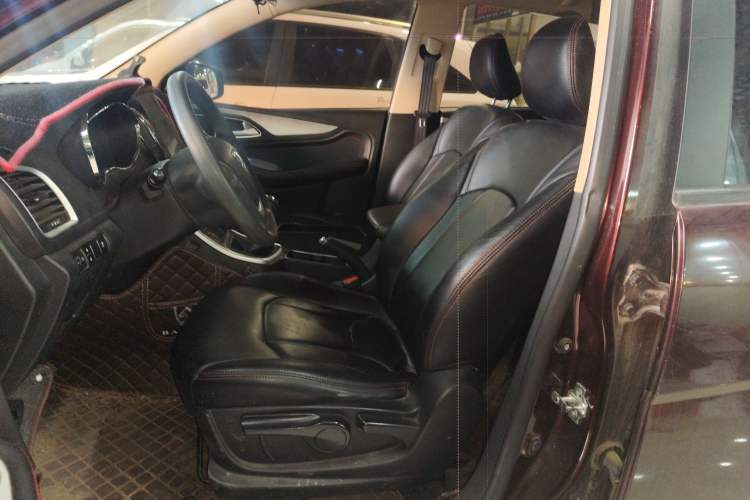 Used Baojun 560 2015 1.8L manual Comfort trim level