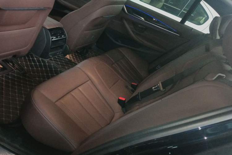 Used BMW 5 Series 2020 525Li M Sport Package Left Rear Seat