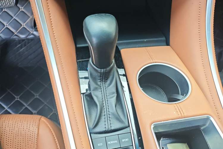 Used Toyota Avalon 2022 Dual-Engine 2.5L XLE Premium Edition
