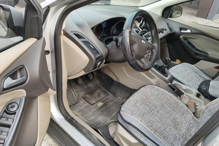 Used Ford Focus 2012 Sedan 1.6L Manual Comfort Model Driver Seat