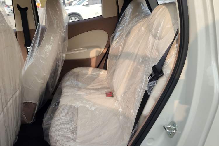 Used Wuling Hongguang MINIEV 2025 Four-Door Version Advanced Edition Left Rear Seat