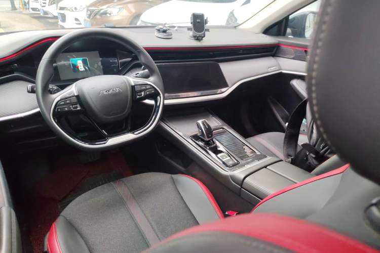 Used Dongfeng Aeolus Yixuan MAX 2021 1.5T Super-Powered Dad Edition Center Console