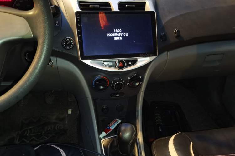 Used Hyundai Verna (older generation) 2014 1.4L Manual Smart GLS Trim Audio And AC Panel