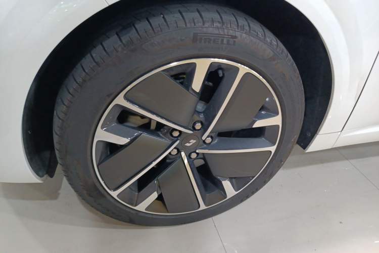 Used Li Auto L6 2025 Pro Smart Refresh Edition Left Front Wheel Hub