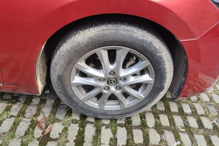 Used Mazda 3 Axela 2017 Sedan 1.5L Automatic Luxury Model Emission Standard China V
