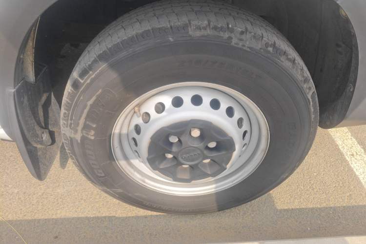 Used Iveco Eurocargo 2021 2.0T Manual Super-Rui Short Wheelbase Low-Roof Side-Hinged Door F1A