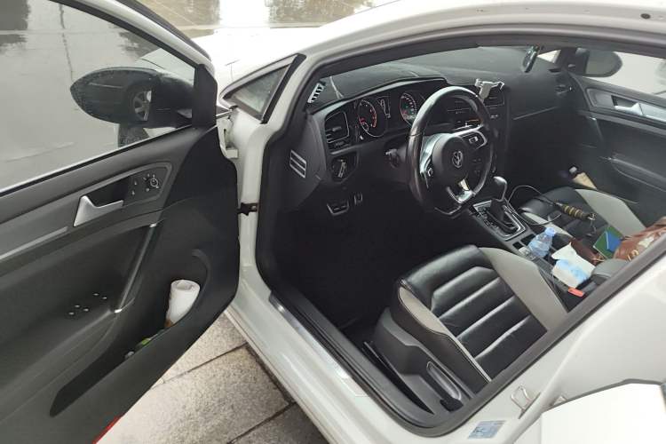 Used Volkswagen Golf 2016 1.4TSI Automatic R-Line