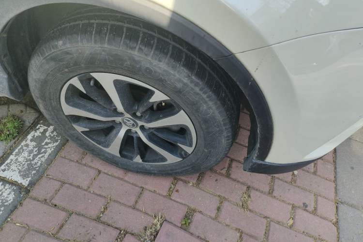 Used Toyota RAV4 2016 2.0L CVT Two-Wheel Drive Smart Edition China V Standard Right Front Wheel Hub