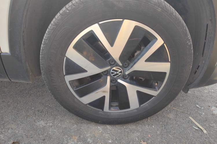 Used Volkswagen Tayron 2023 300TSI Two-Wheel-Drive Luxury Plus Advanced Edition Right Front Wheel Hub