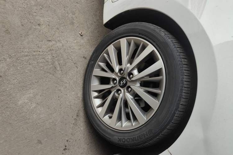 Used Hyundai Mistra 2017 1.8L Automatic Smart GLS China V Standard Right Front Wheel Hub