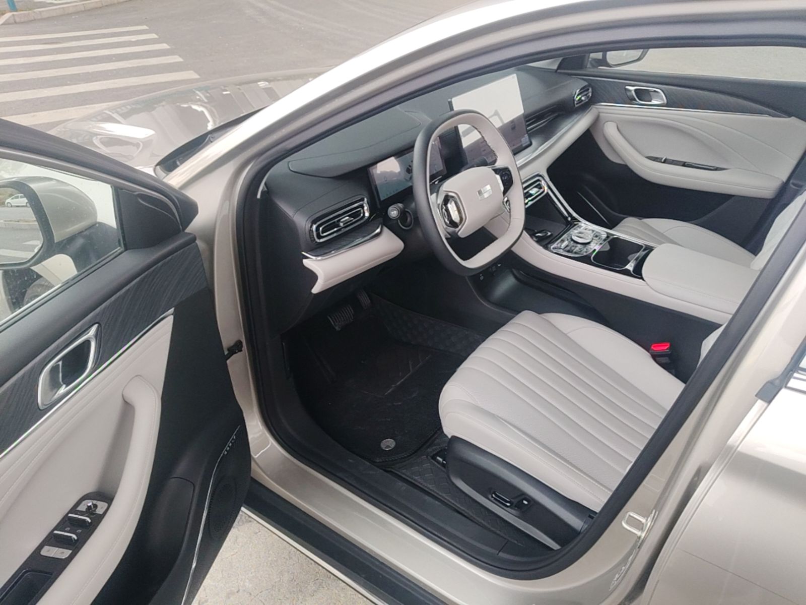 Geely Galaxy Stellar 6 2026 Model 125km Exploration+ Edition — снимка 18