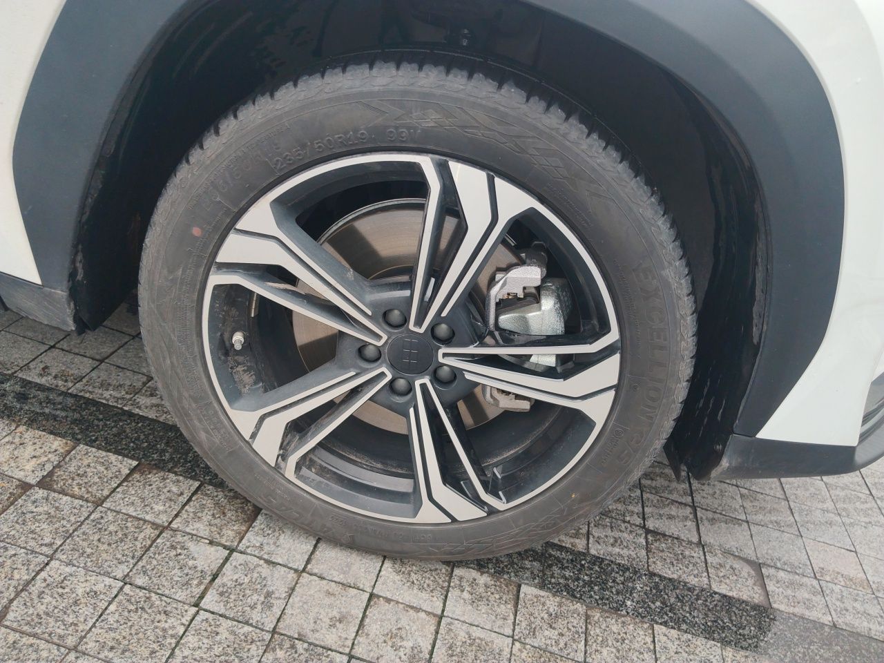 Geely Galaxy L7 2025 EM-i 115km Exploration+ Edition — снимка 8