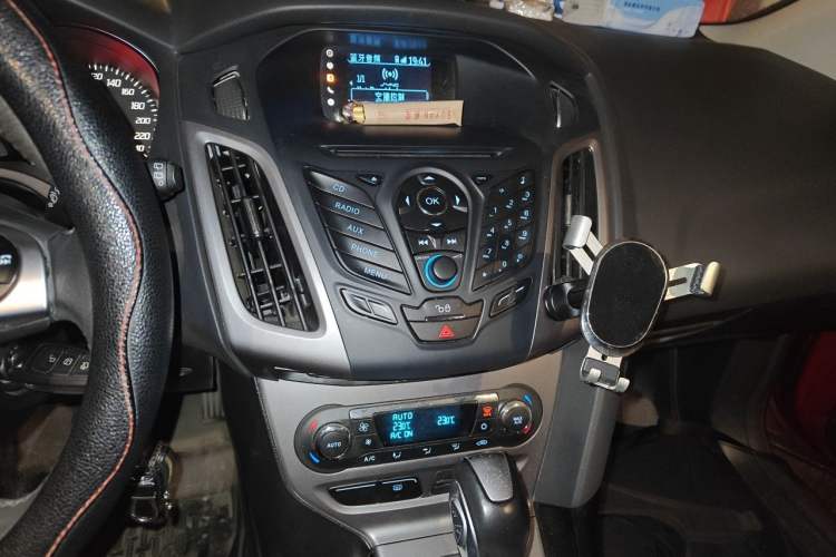 Used Ford Focus 2012 Hatchback 1.6L Automatic Fashion Edition
