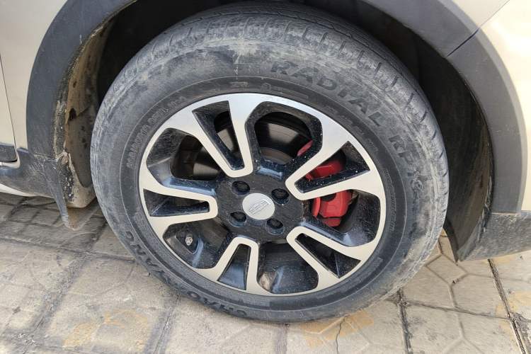 Used Geely Auto Vision X3 2017 1.5L Automatic Luxury Model Right Front Wheel Hub