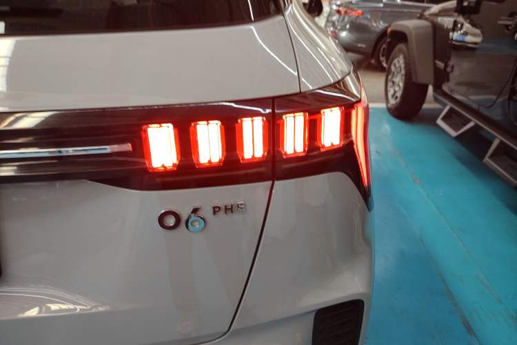 Used Lynk & Co 06 EM-P 2022 PHEV 84 km Range Pro Version