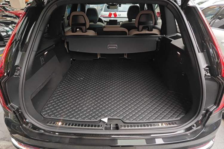 Used Volvo XC90 2025 Facelifted B5 Zhiyi Luxury Edition 5 Seats