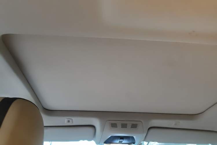 Used BMW 5 Series 2014 525Li Leading Model