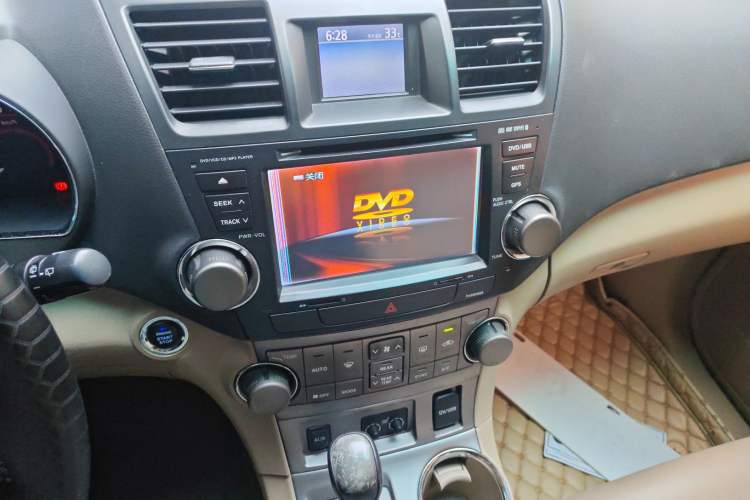 Used Toyota Highlander 2009 2.7L Two-Wheel Drive 7-Seater Luxury Edition Audio And AC Panel