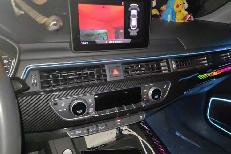 Used Audi A5 2017 Sportback 45 TFSI Fashion Model Audio And AC Panel