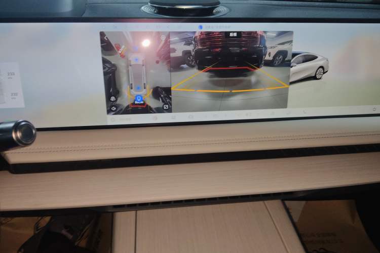 Used Geely Galaxy E8 2024 665 km Range Rear-Drive Starship Long-Range Version
