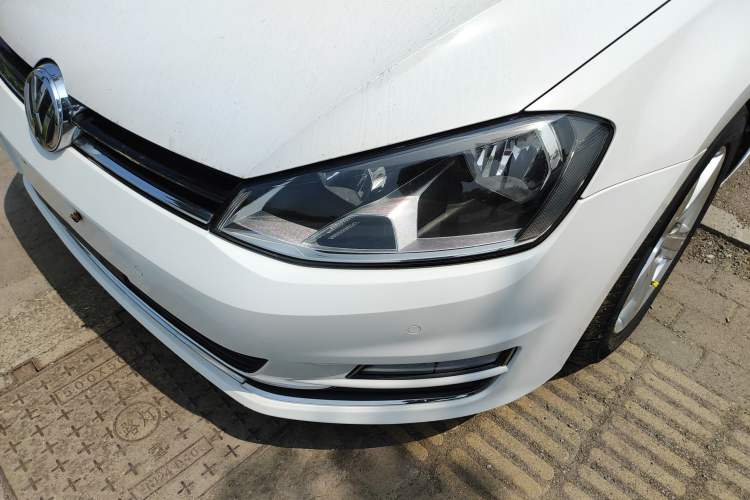 Used Volkswagen Golf 2017 1.6L Automatic Comfort Million-Vehicle Anniversary Edition