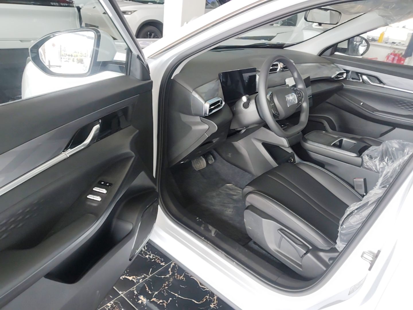 Dongfeng Aeolus SKY EV01 2025 530 km AIR Elite Edition — снимка 18