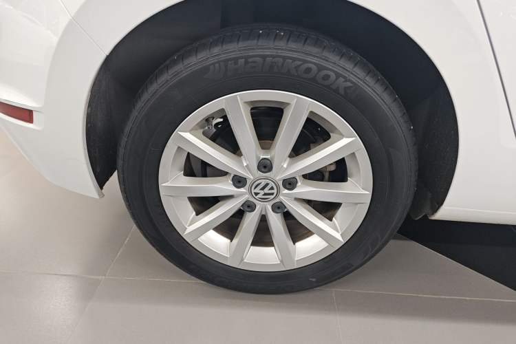 Used Volkswagen Golf Sportsvan 2019 280TSI Automatic Trendy Model China VI Standard Right Rear Wheel Hub