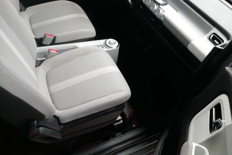 Used Wuling Air ev 2023 - Four Seats - Standard Edition