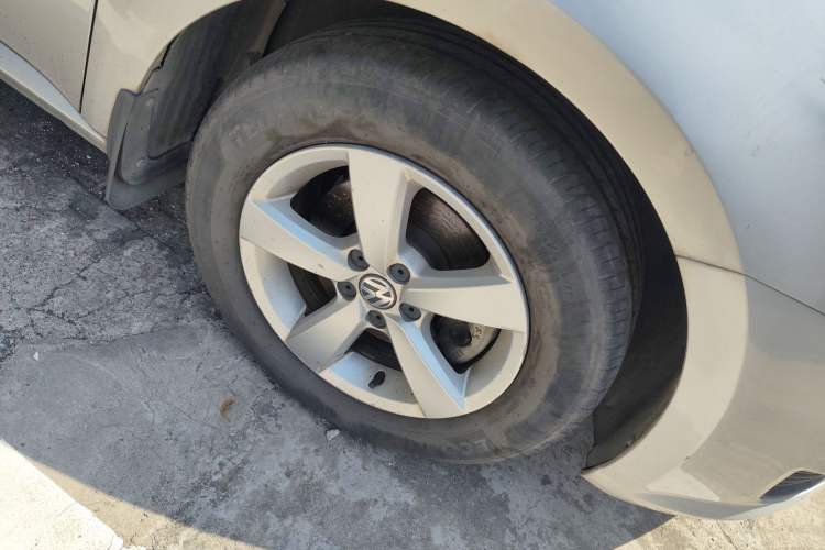 Used Volkswagen Lavida 2013 Revised Classic 1.6L Automatic Fashion Edition
