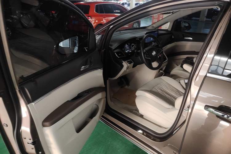 Used Buick GL8 2023 Land Executive Class 652T Luxury Model