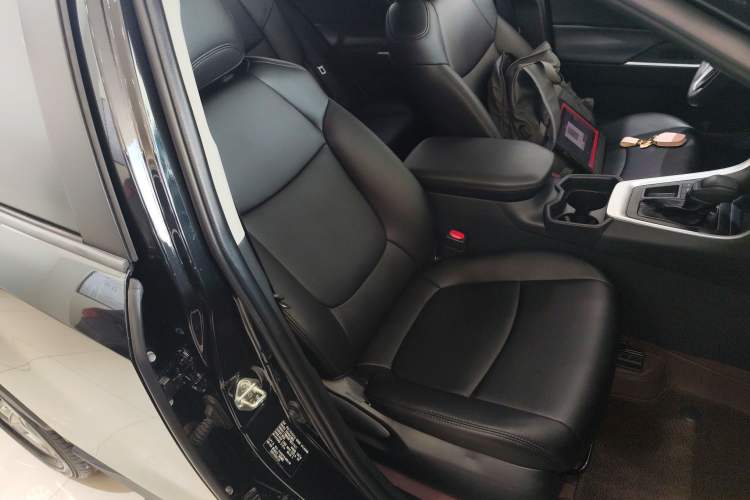 Used Toyota RAV4 2022 2.0L CVT Two-Wheel Drive Fashion Edition Right Front Seat