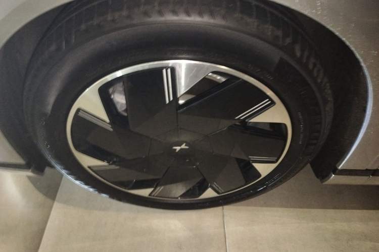 Used XPeng X9 2024 702 Ultra-Long Range Pro Left Front Wheel Hub