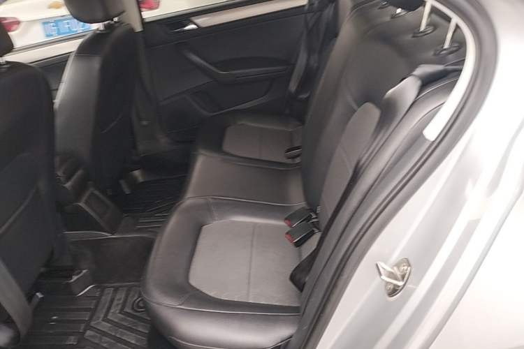 Used Volkswagen Santana 2015 1.4L Manual Comfort Edition