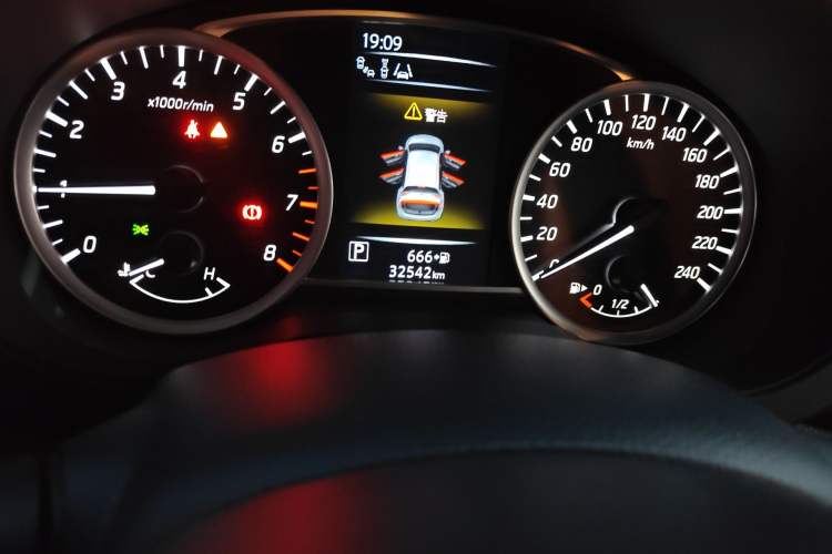 Used Nissan Tiida 2021 1.6L CVT Smart Drive Edition Odometer Close Up