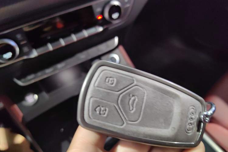 Used Audi Q5L 2025 quattro 45th Anniversary Edition 40 TFSI Luxury Dynamic Model
